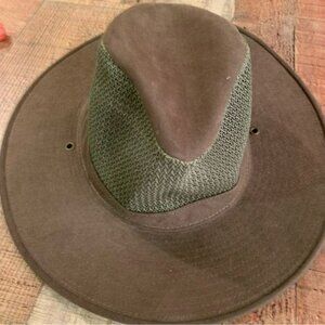 Grand Teton National Park wide brimmed hat olive green medium